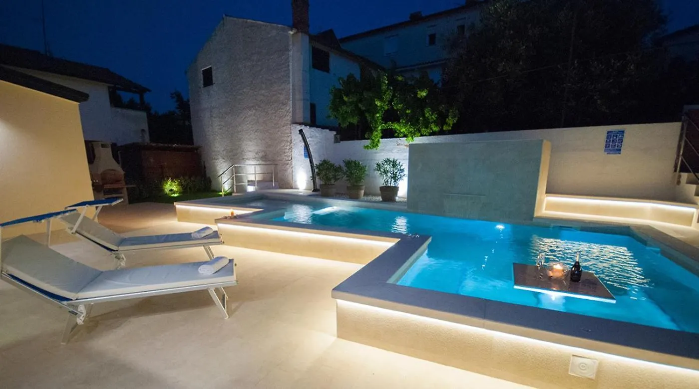 Villa Manuela Near Medulin With Private Pool Only 500 Meters From Sea Banjole