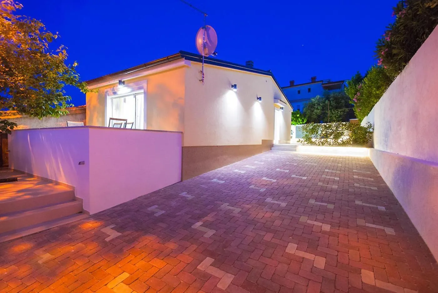 Villa Manuela Near Medulin With Private Pool Only 500 Meters From Sea Banjole