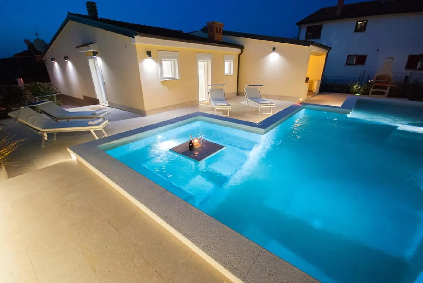 Villa Manuela Near Medulin With Private Pool Only 500 Meters From Sea Banjole